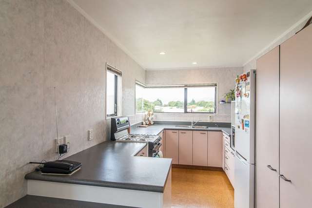 5 Robert Grove Paraparaumu_3