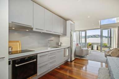 2/220 Jackson Street_1