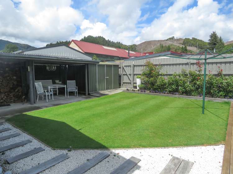 47 Shiel Street Reefton_15
