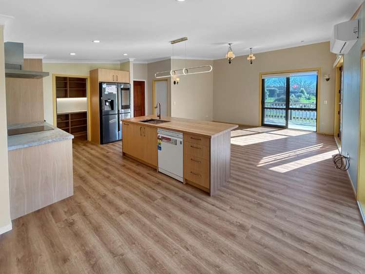 273 Peake Road 11373_3
