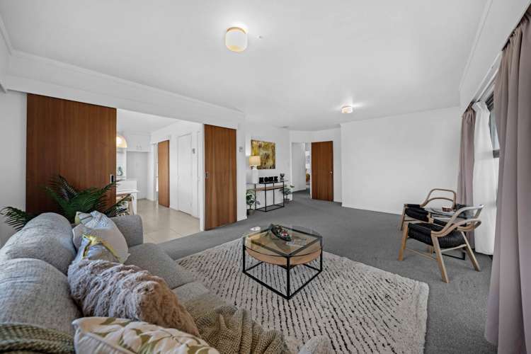 1/6 Tina Place Sunnyhills_3