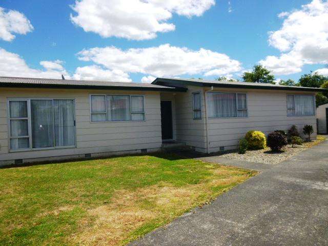 Tidy 3 Bedroom Home In Milson