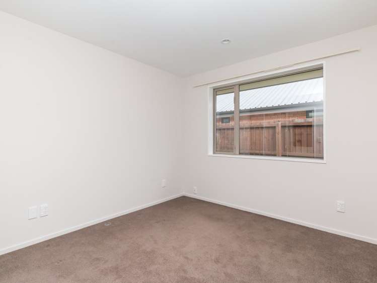 9 Woodham Courts Linwood_12