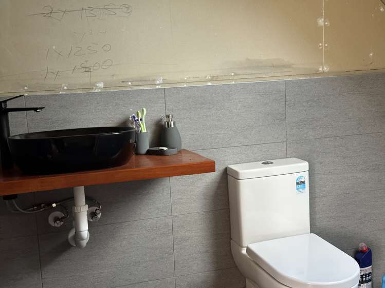 21 Lake Road Awanui_22