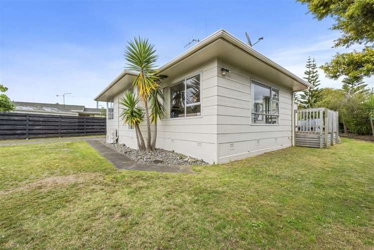 4 Dover Place Mount Maunganui_1