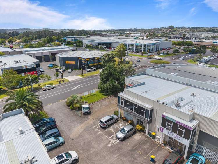 Unit F, 4 William Pickering Drive Albany_2