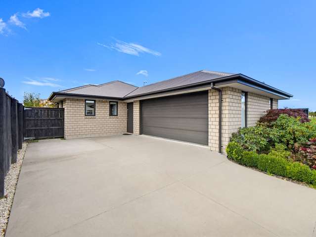 Two bedroom delight - light, bright, just right!