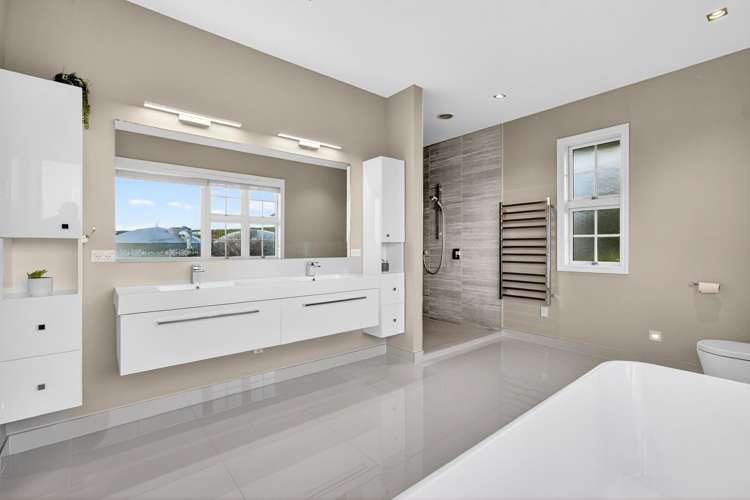 136 Mcrobbie Road Kingseat_19