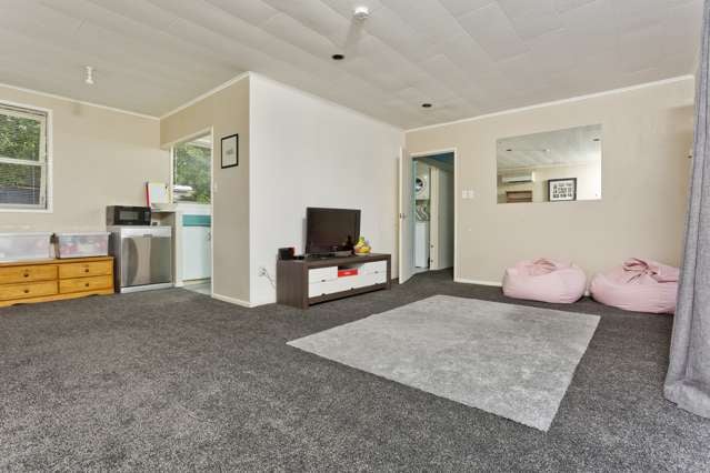 63 Stott Avenue Birkdale_3