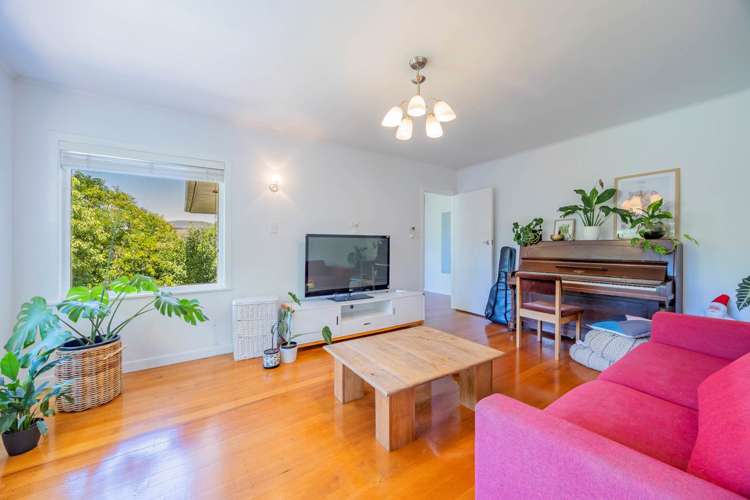 32 Chartwell Avenue Glenfield_2