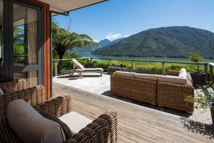 63 Tepuia Heights Havelock_18