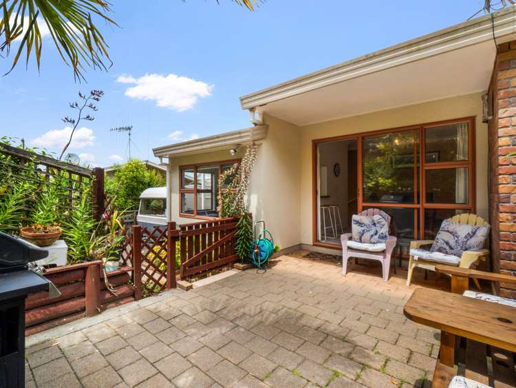 2A St Leonard Street Saint Johns Hill_1