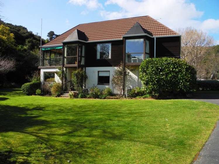 31 Settlers Hill Akaroa_0