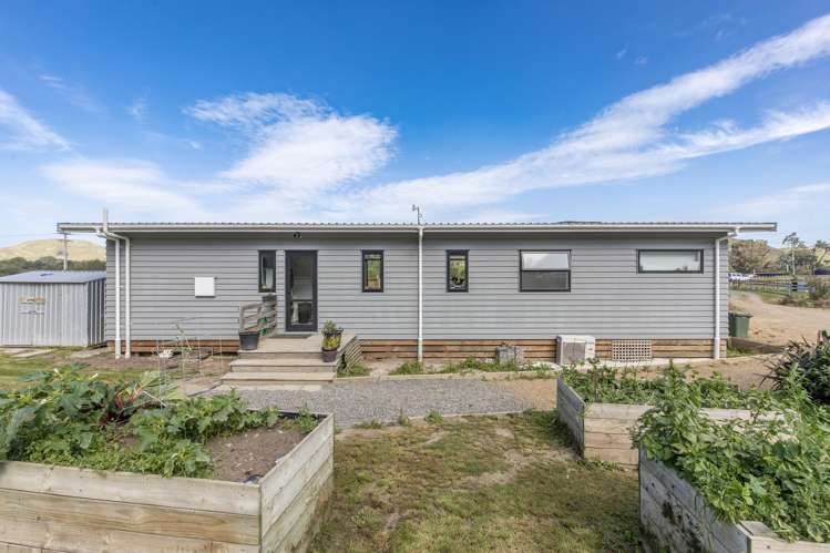 87 River Road Otane_32