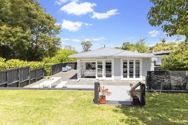 188 Golf Road Titirangi_12