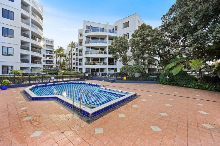 2C/171 Hurstmere Road Takapuna_1
