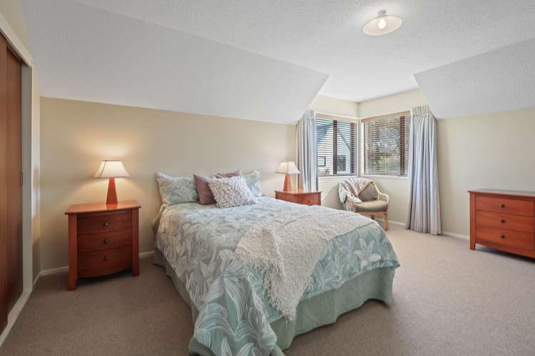 2/4 Gatonby Place Avonhead_8