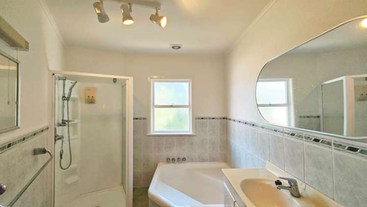 125 Te Atatu Road Te Atatu South_11