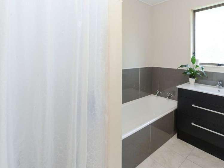 2/801 Alexandra Street Parkvale_8