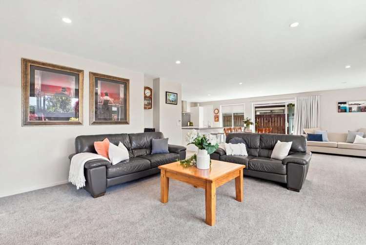 128 Puhirake Crescent Pyes Pa_6
