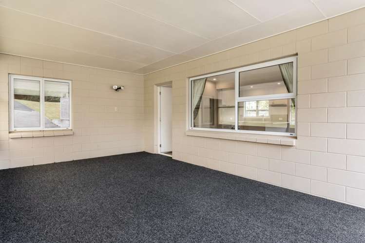 1/2 Flavia Close Torbay_16