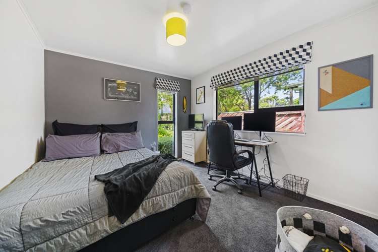 2 Tedder Way Karori_12
