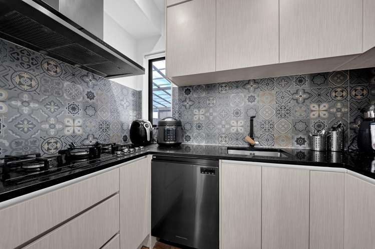 4 Tims Crescent Flat Bush_13