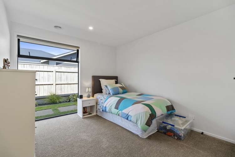 19 Honeyfield Drive Whalers Gate_21