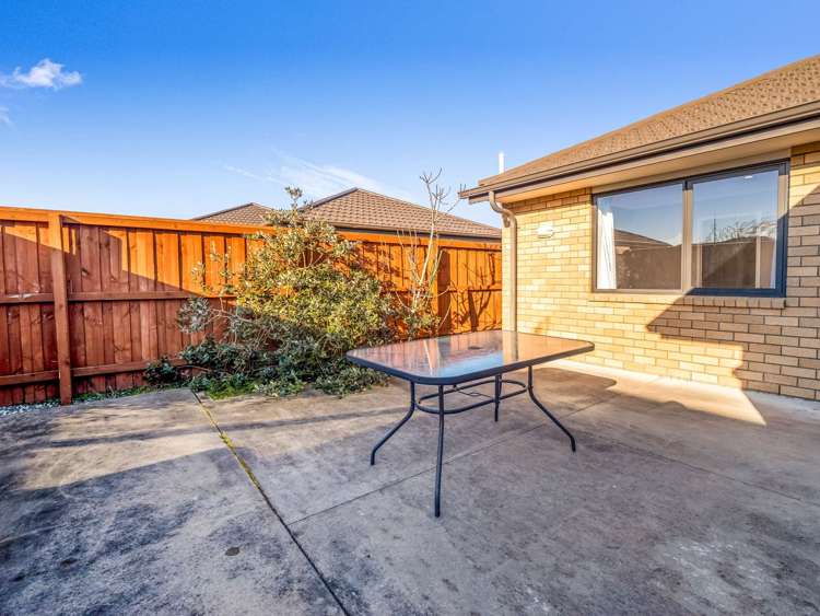 33 Faringdon Boulevard Rolleston_25