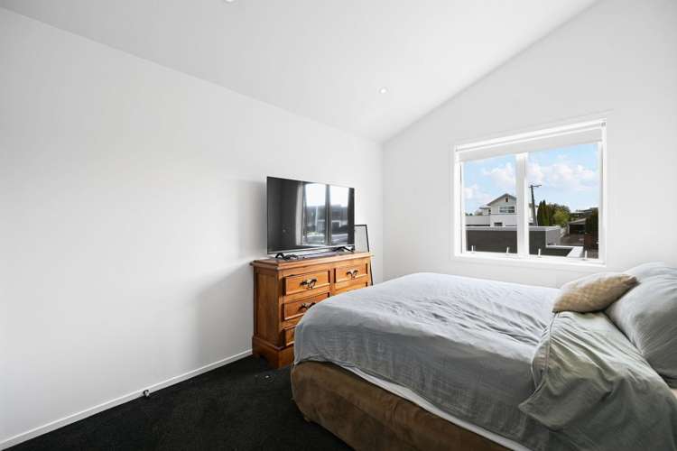 58E Herbert Road 10469_12