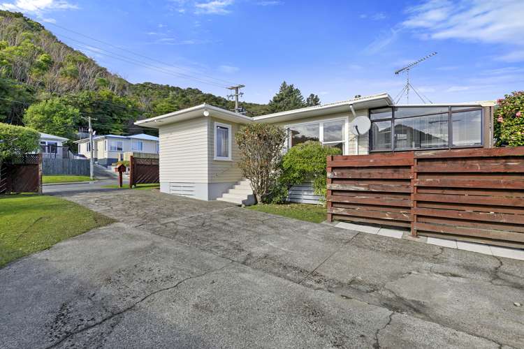 34 Petrie Street Wainuiomata_3