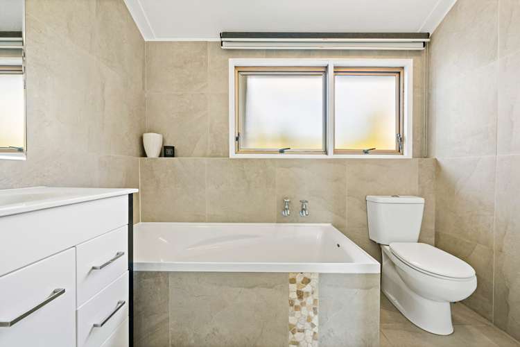 797 East Coast Road Northcross_17