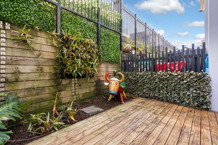 28 Ceramic Lane New Lynn_9