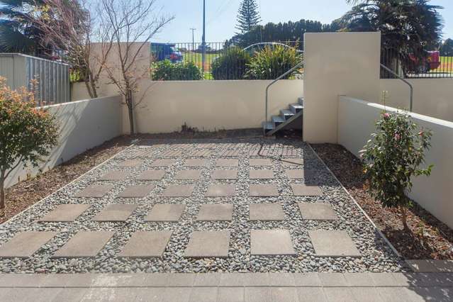 B5/71 Spencer Road Oteha_2