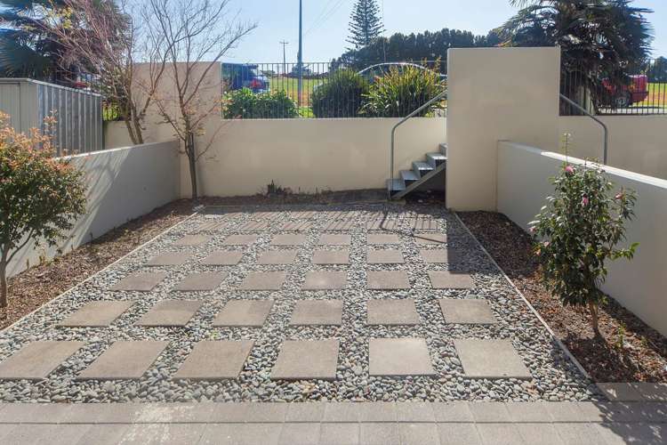 B5/71 Spencer Road Oteha_2