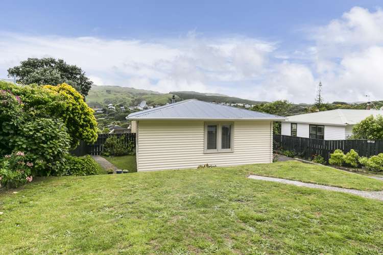 12 Raroa Place Pukerua Bay_17