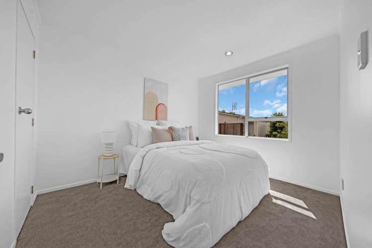 6 Celeste Place Totara Vale_17