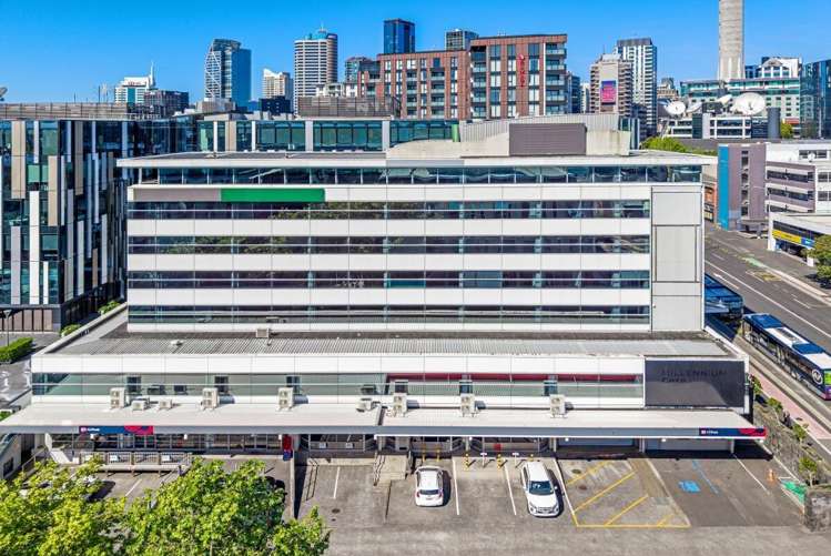 151 Victoria Street West_0