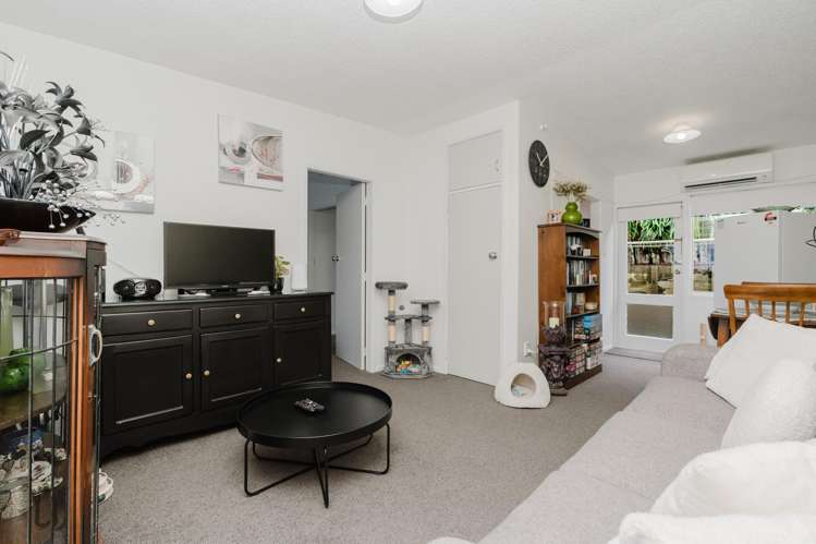 2/100 River Road Hamilton East_6