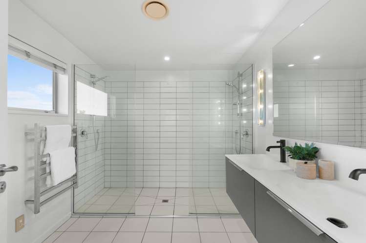 16 Riverbank Road Northwood_16