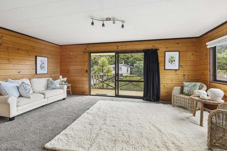 68 Omapere Street Whitby_10