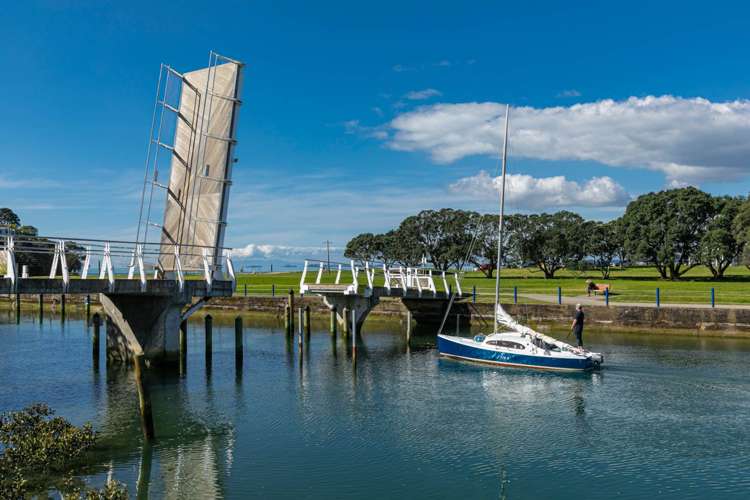 2/30 Bevyn Street Castor Bay_50