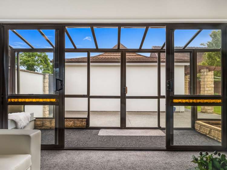 49 Yellowstone Crescent Burwood_9