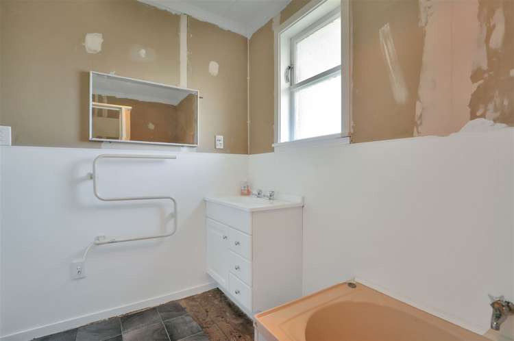 4 Beatty Crescent Hampstead_17