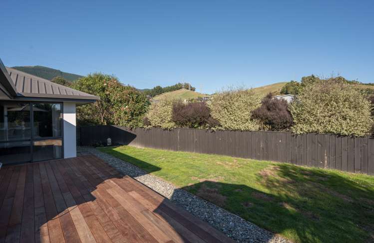 46 Ngawhatu Road Stoke_23