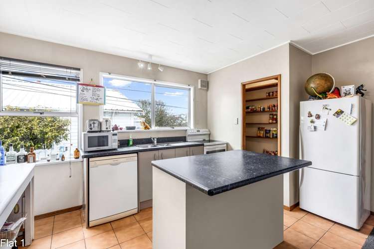 1/3 Ngaio Gorge Road_2