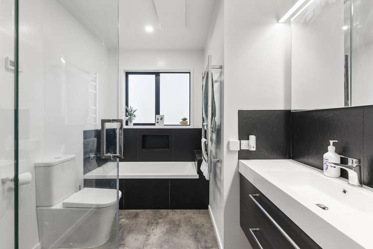 5 Everingham Place Sunnyhills_16