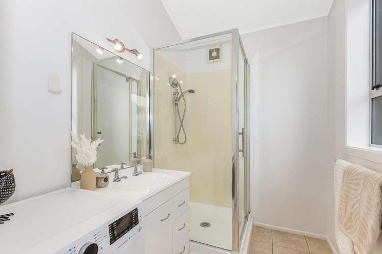 9/124 Redwood Avenue Tawa_18