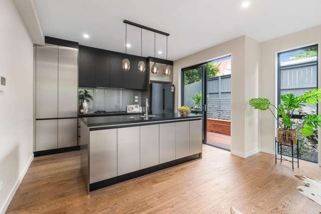 3/56 Ellerton Road Mount Eden_3