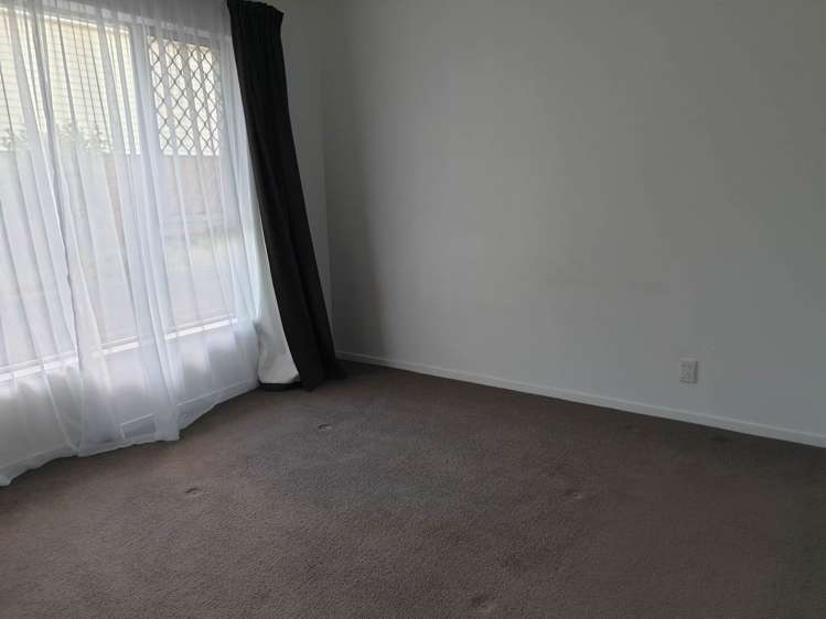 1/4 Stottholm Road Titirangi_10